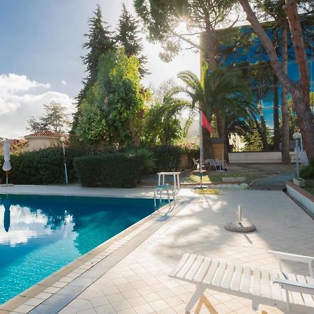 サンレモI Giardini Del Sole Con Piscina By Wonderful Italyアパートメント エクステリア 写真